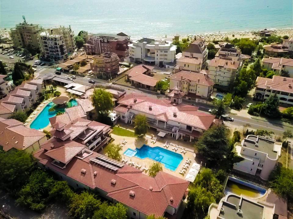 Complex Sunrise By Hmg Hotell Slăntjev Brjag Exteriör bild