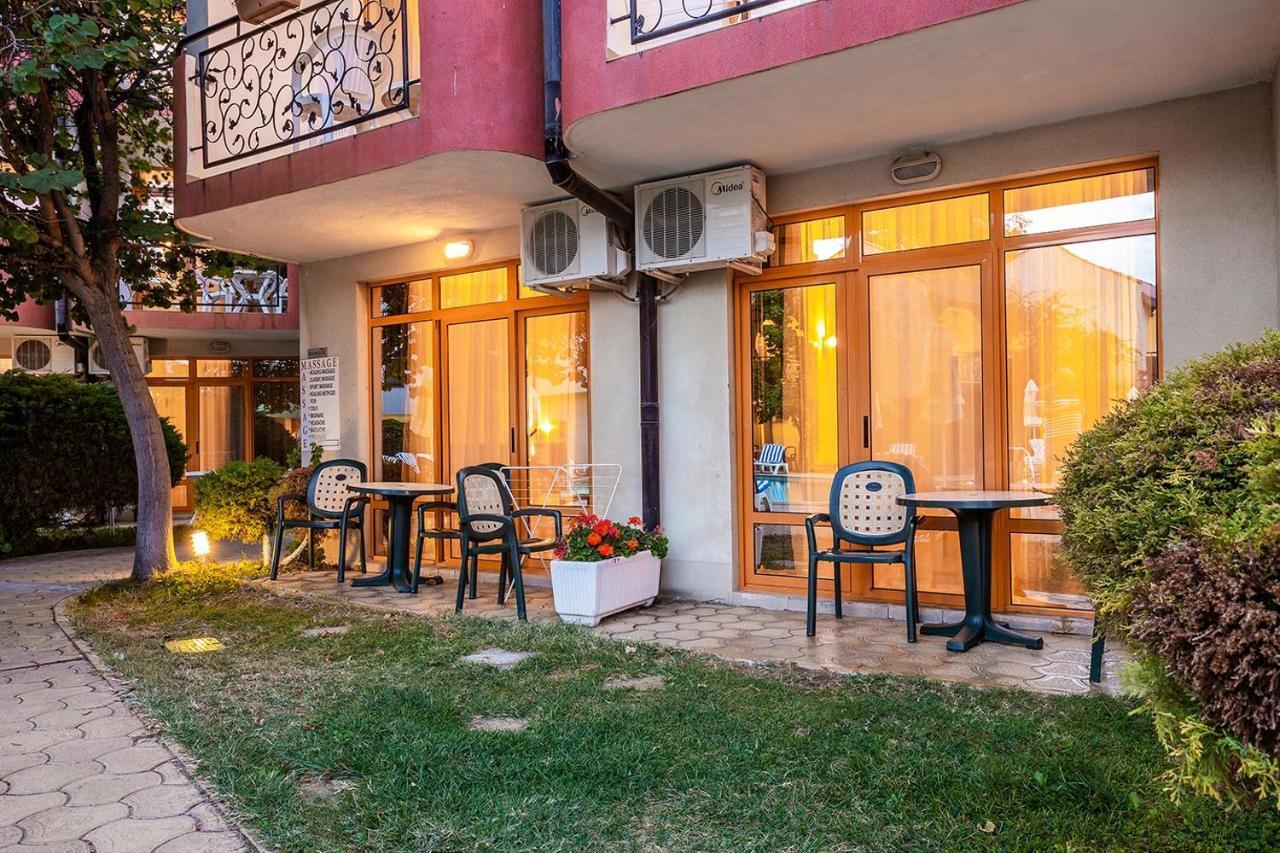 Complex Sunrise By Hmg Hotell Slăntjev Brjag Exteriör bild